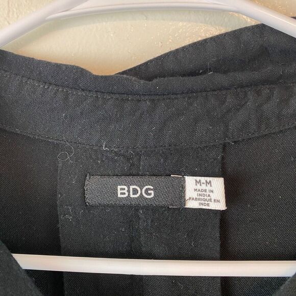BDG Button Up Womens Medium Slouchy Oversized Button Shirt Black Lagenlook Rayon - Picture 2 of 13